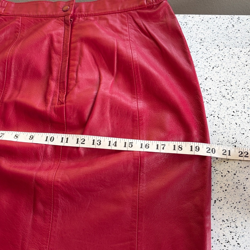 Vintage burgundy soft leather skirt size 6 or 8 knee length kick - Picture 9 of 9